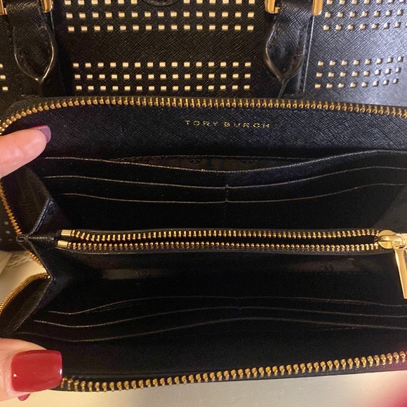 Tory Burch Robinson Perforated Micro Double Zip Tote Black-Birch with wallet - Picture 4 of 11